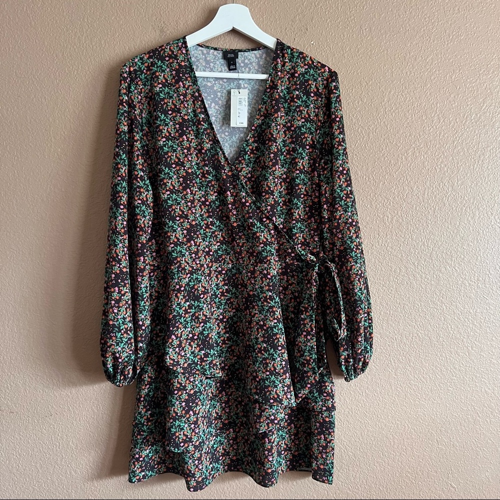 River Island V-Neck Floral Pattern Faux Wrap Dress Size US 12 NWT